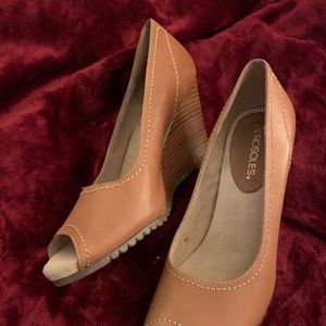 Aerosols ‘Sleigh Thread’ Wedge Shoe, Size 9